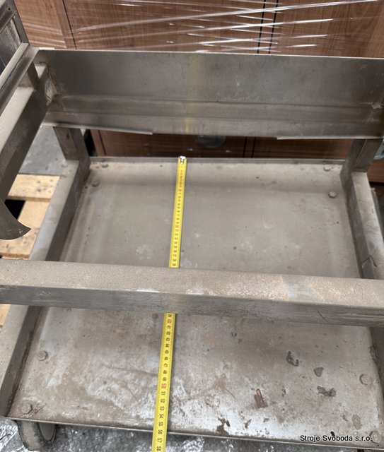 Odkládací regálový vozík - gastro  (Odkladaci regalovy vozik gastro (11).JPG)